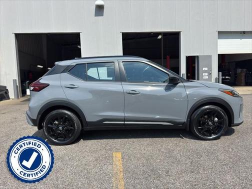 2023 Nissan Kicks SR