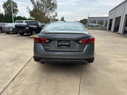 2025 Nissan Altima SL FWD