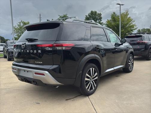 2025 Nissan Pathfinder Platinum FWD