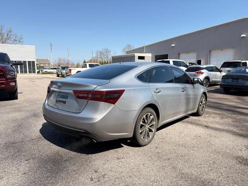 2016 Toyota Avalon XLE