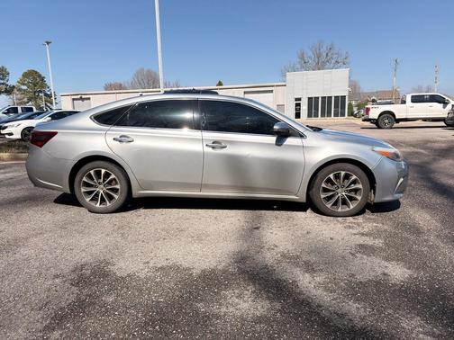 2016 Toyota Avalon XLE
