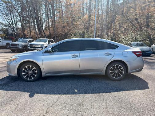 2016 Toyota Avalon XLE