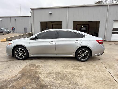2016 Toyota Avalon XLE