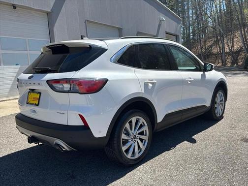 2022 Ford Escape Titanium