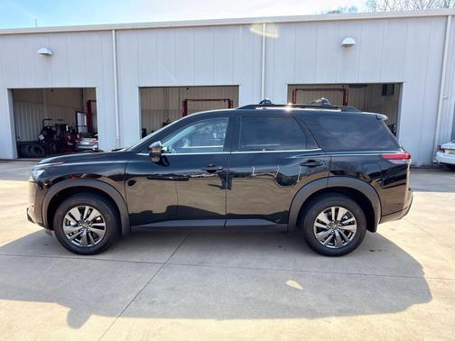 2025 Nissan Pathfinder SV FWD