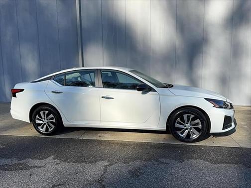 2025 Nissan Altima S FWD
