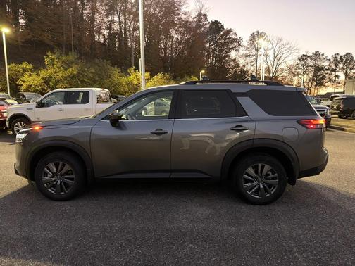 2025 Nissan Pathfinder SV FWD