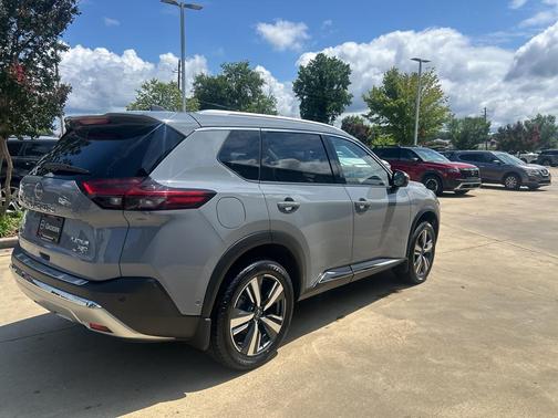 Boulder Gray Pearl 2023 Nissan Rogue Platinum
