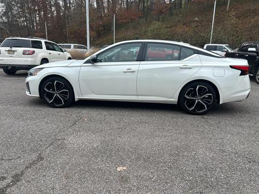 2024 Nissan Altima SR FWD