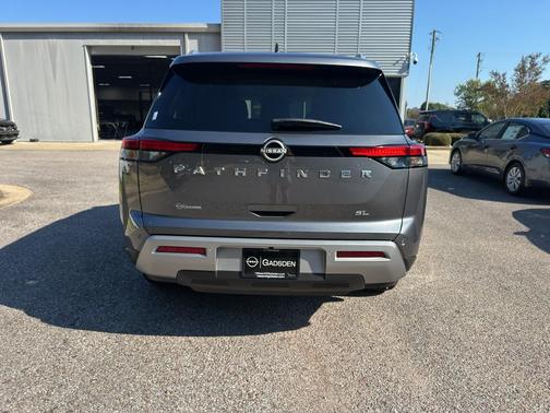 2025 Nissan Pathfinder SL FWD