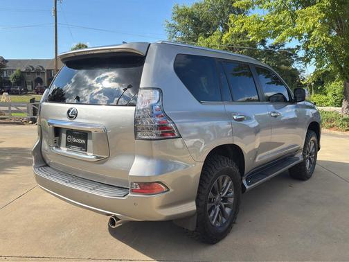 Atomic Silver 2022 Lexus GX 460 Premium