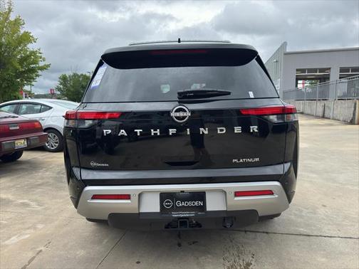 2025 Nissan Pathfinder Platinum FWD