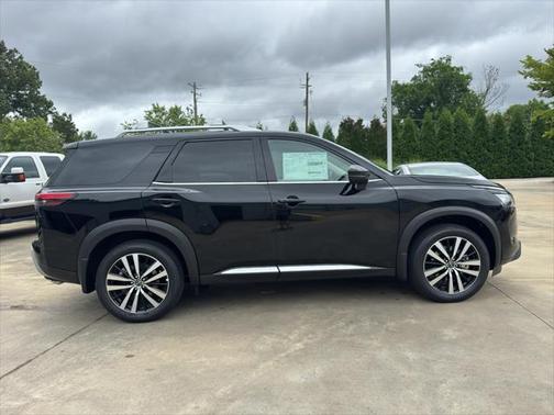 2025 Nissan Pathfinder Platinum FWD