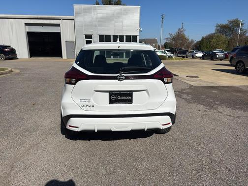2024 Nissan Kicks S