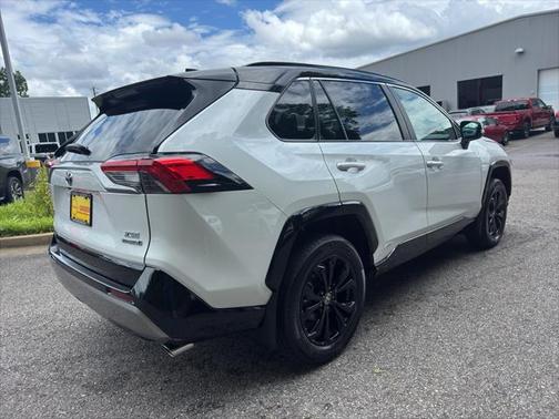 2024 Toyota RAV4 Hybrid SE