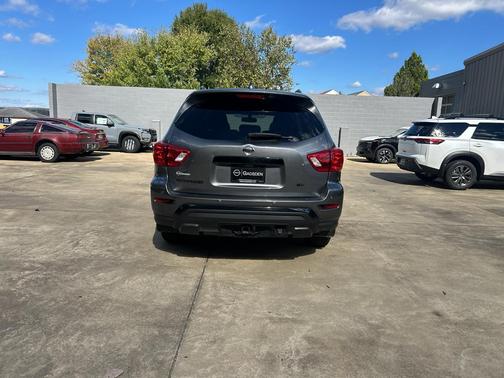 2020 Nissan Pathfinder SV