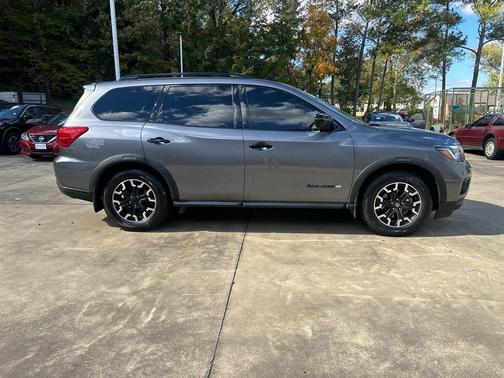 2020 Nissan Pathfinder SV