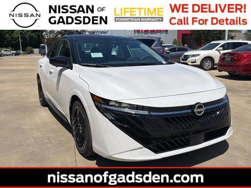 Aspen White Tricoat/Super Black 2026 Nissan Sentra SR