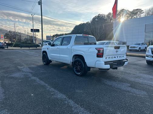 2026 Nissan Frontier SV