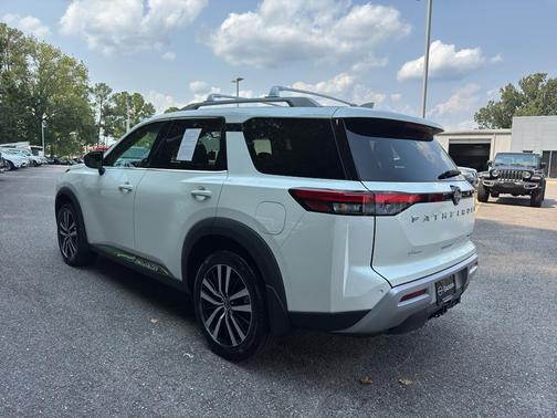 2023 Nissan Pathfinder Platinum 4WD