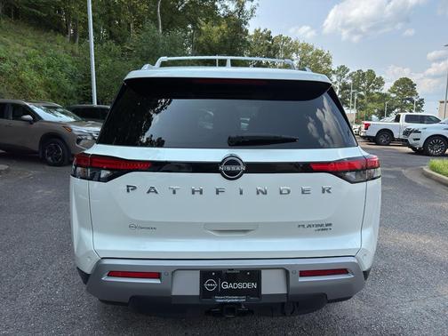 2023 Nissan Pathfinder Platinum 4WD