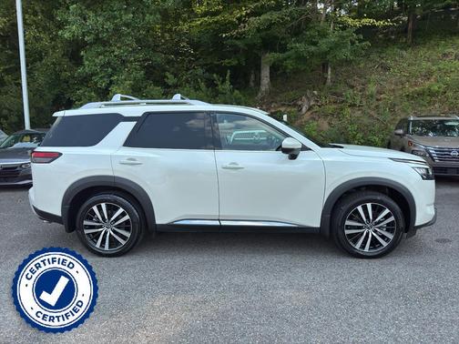 2023 Nissan Pathfinder Platinum 4WD