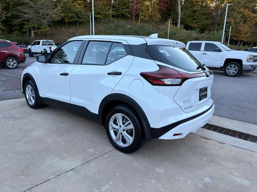 2024 Nissan Kicks S