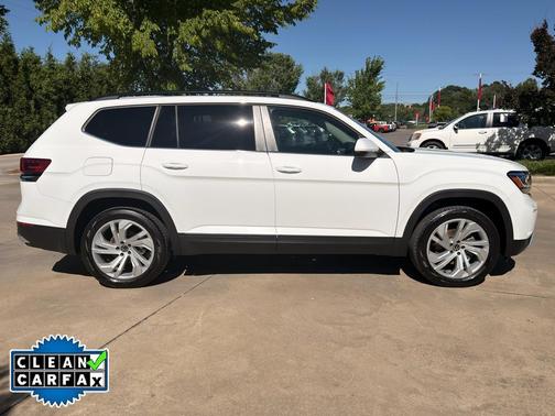 Pure White 2022 Volkswagen Atlas 3.6L SE w/Technology