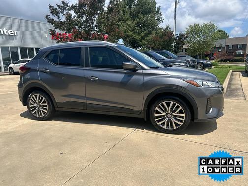 Gun Metallic 2021 Nissan Kicks SV