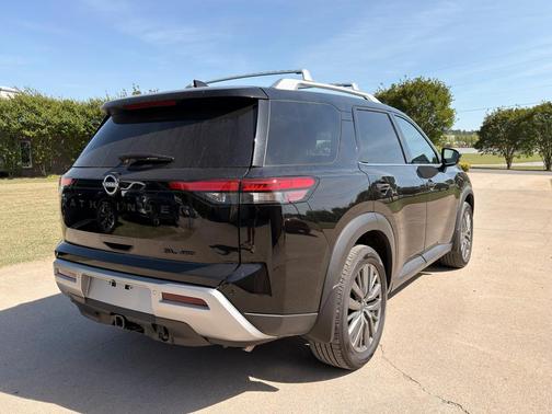 2025 Nissan Pathfinder SL 4WD