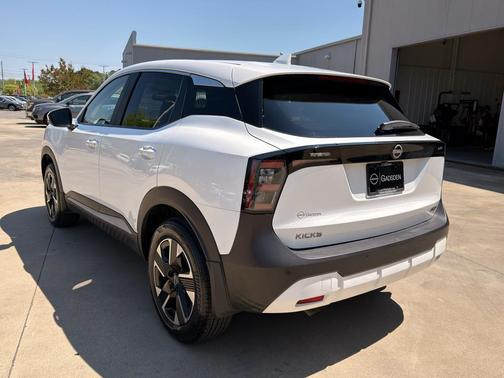 Fresh Powder 2025 Nissan Kicks SV