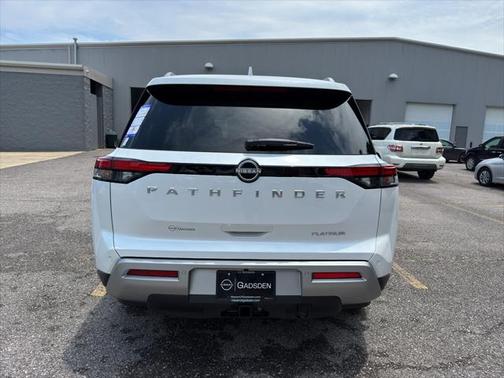 2025 Nissan Pathfinder Platinum FWD