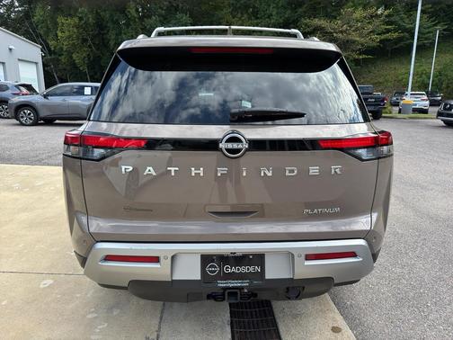 2024 Nissan Pathfinder Platinum FWD