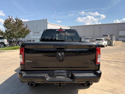 Diamond Black Crystal Pearlcoat 2022 RAM 1500 Big Horn/Lone Star
