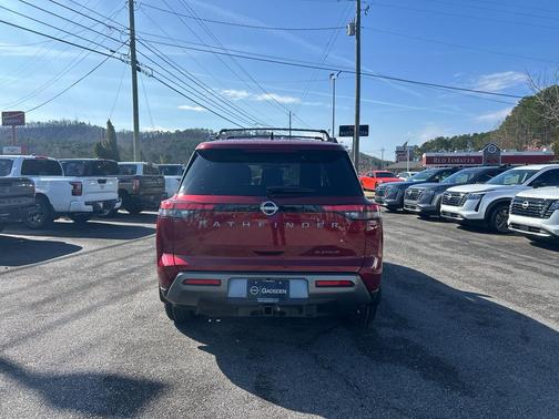 2026 Nissan Pathfinder Platinum