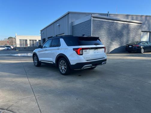 2025 Ford Explorer Platinum