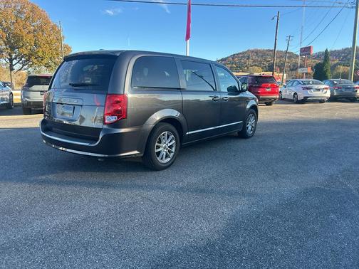 2020 Dodge Grand Caravan SE