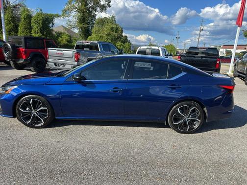 2024 Nissan Altima SR FWD