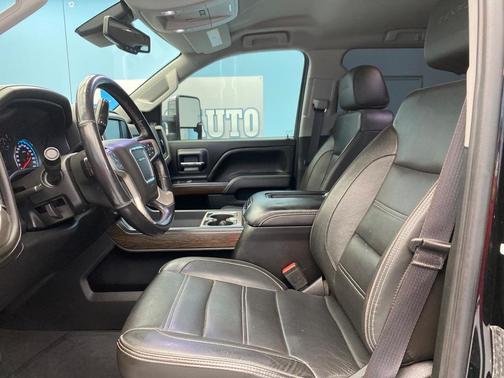 Photo 3 of 64 of 2019 GMC Sierra 3500 Denali