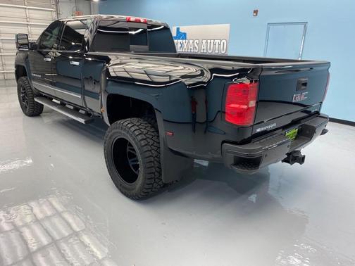 Photo 2 of 64 of 2019 GMC Sierra 3500 Denali