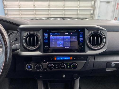 Photo 5 of 61 of 2016 Toyota Tacoma TRD Sport