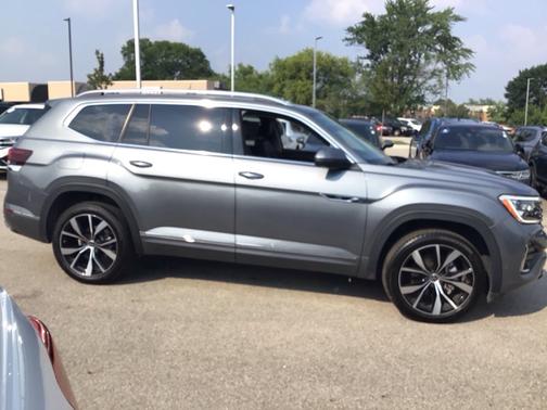 2024 Volkswagen Atlas 2.0T SEL Premium R-Line