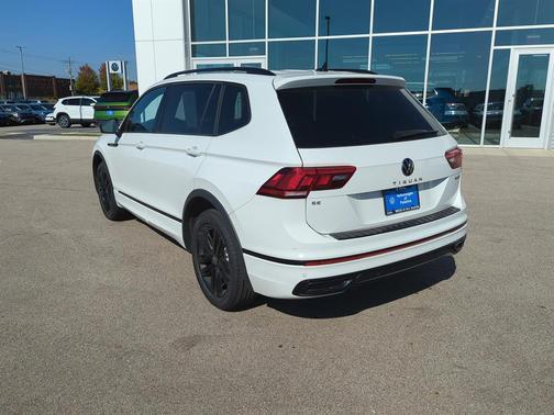 2022 Volkswagen Tiguan 2.0T SE R-Line Black