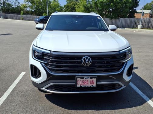 2025 Volkswagen Atlas Cross Sport 2.0T SE w/ Technology