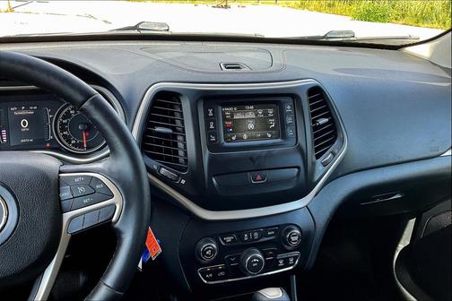 2016 Jeep Cherokee Altitude