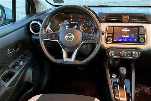 2022 Nissan Versa 1.6 SV