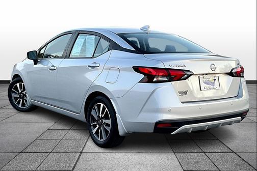 2022 Nissan Versa 1.6 SV