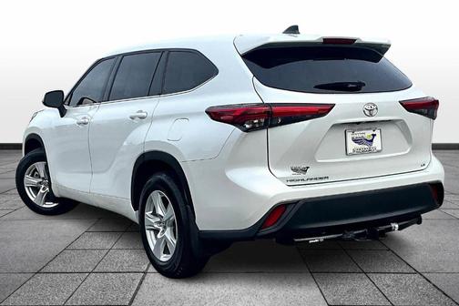 2022 Toyota Highlander LE