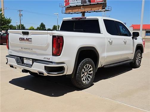 Summit White 2022 GMC Sierra 1500 AT4