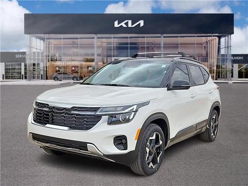 Clear White / Black Roof 2026 Kia Seltos S